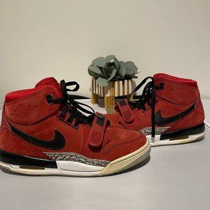 Size 7Y - Jordan Legacy 312 Toro 2018